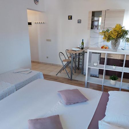 Studio Apartman I&R Čiovo エクステリア 写真